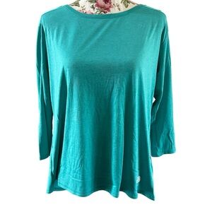 The North Face long sleeve top large polyester back overlapping ventilated